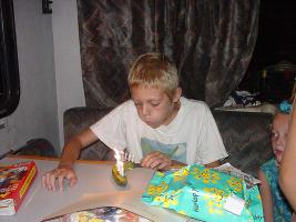 Quentin a 12 ans en Indonésie